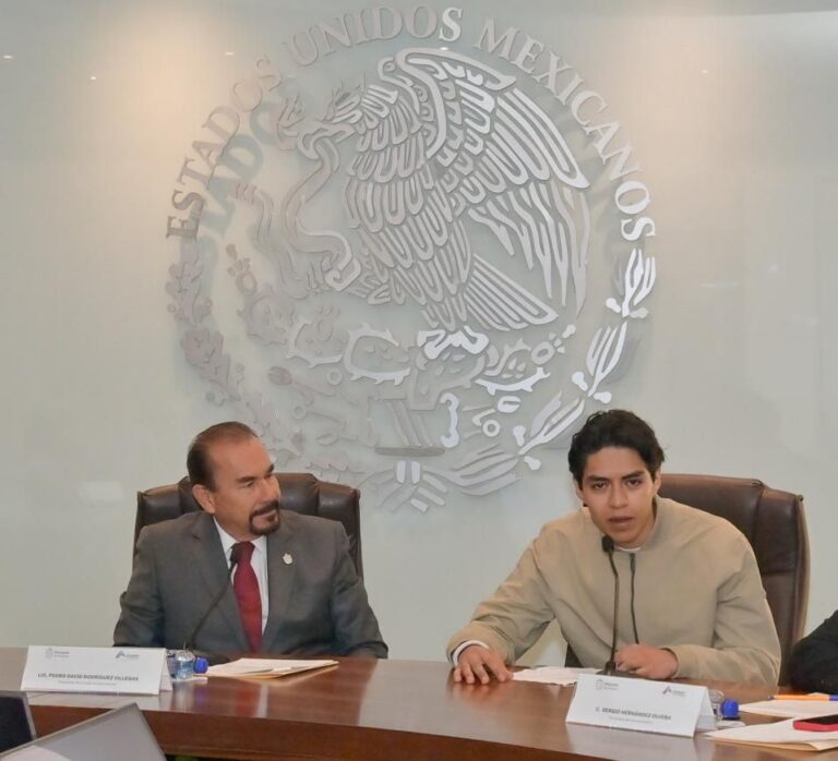 CELEBRÁ PEDRO RODRÍGUEZ CABILDO UNIVERSITARIO EN ATIZAPÁN