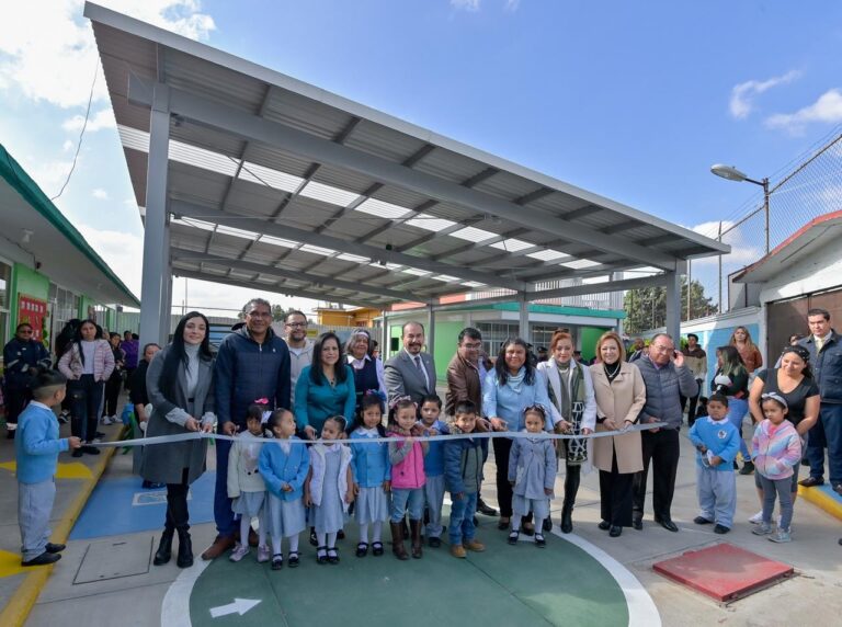 Beneficia Pedro Rodríguez a niñas y niños de preescolar con nuevo techado