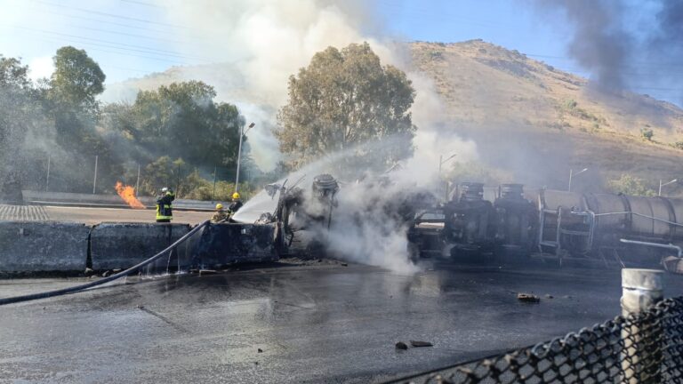 Explota pipa de gas en autopista Chamapa-Lechería; fallece conductor