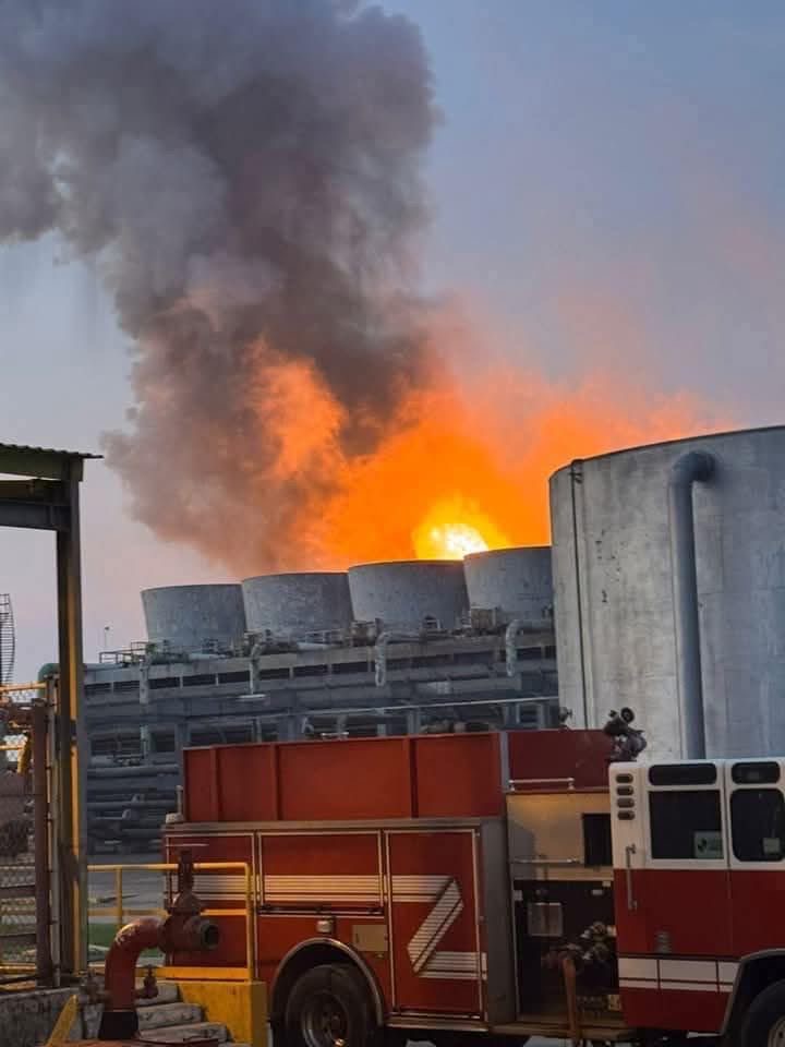 Incendio en Cangrejera tras explosión