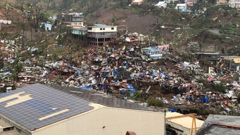 Devastador ciclón destruye viviendas en Mayotte, Francia y deja 20 muertos