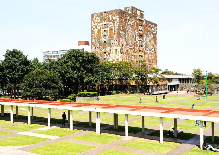 Detienen a “corredora” de droga en Ciudad Universitaria