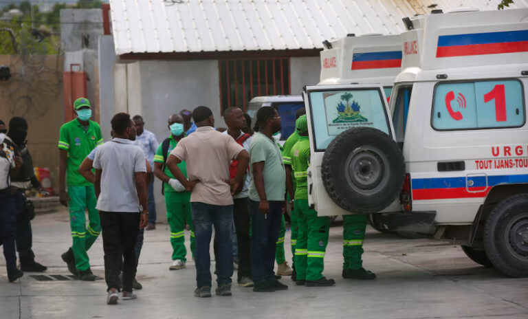 Violencia en Haití: dos periodistas y un policía fueron asesinados por pandilleros durante la reapertura de un hospital