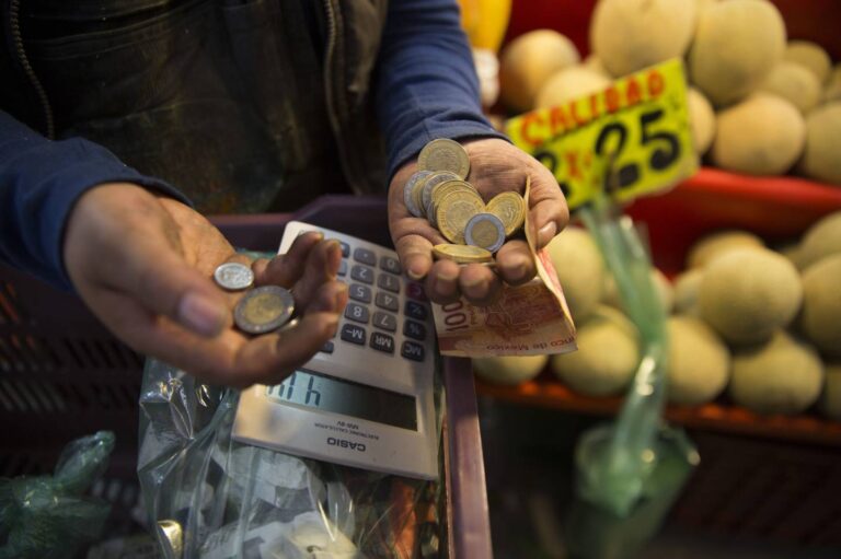 Inflación desacelera a 4.44 % en primera mitad de diciembre; suben servicios turísticos