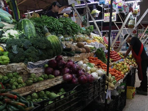 Locatarios de mercados de la CDMX pagan hasta 10 mil pesos mensuales por cobro de piso