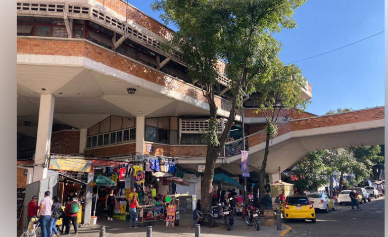 Por operación limpieza bajan cortinas en Mercado de San Juan de Dios, en Jalisco