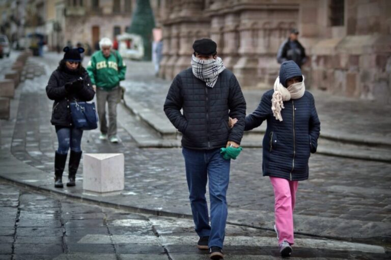 Con nevadas y frío llega invierno a México