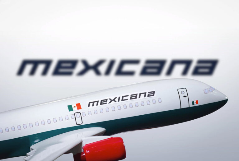 Mexicana cancela ocho rutas de vuelo