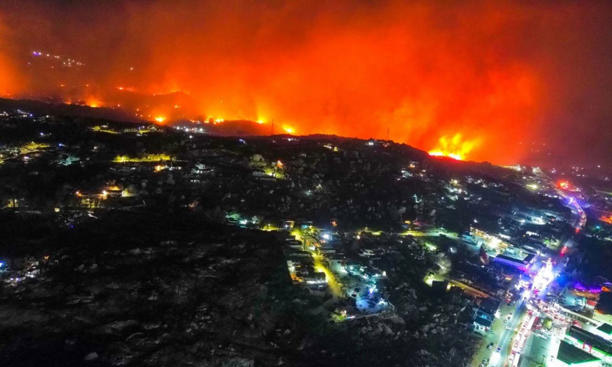 Reportan fuertes incendios forestales en Tecate, Baja California