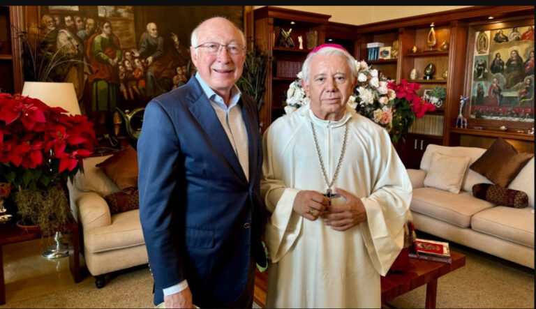 Ken Salazar reconoció al Episcopado Mexicano, “Su compromiso, servicio y esfuerzo para promover la paz y el diálogo