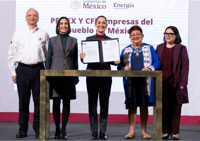 Sheinbaum firma leyes secundarias de la reforma energética