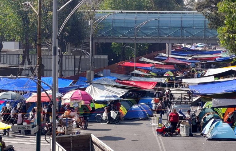 CNTE segundo día de bloqueos exigen, reunión con Sheinbaum
