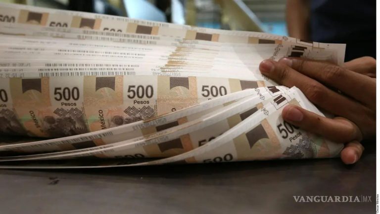 Salen de México 47 mil 687 mdp en tres días