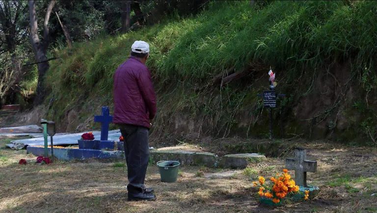 FGJ-CdMx envía cadáveres a fosa común sin reconocimiento de datos