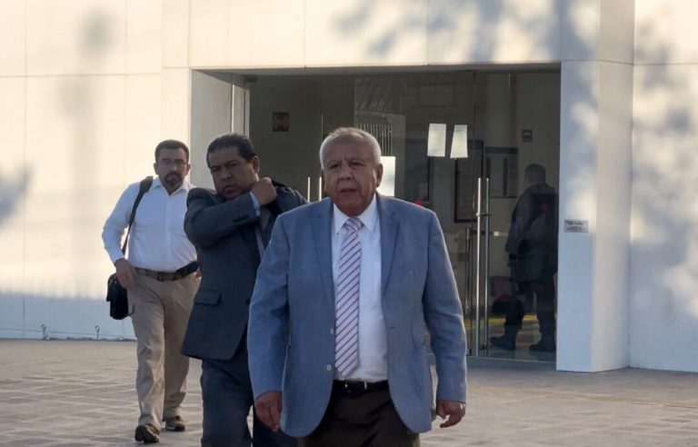 Confirman suspensión de proceso penal a Francisco Garduño por 27M