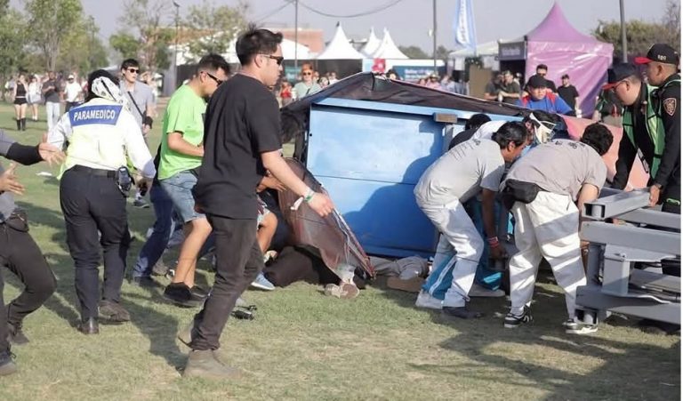 AXE Ceremonia tras la muerte de dos personas, cancela segunda fecha