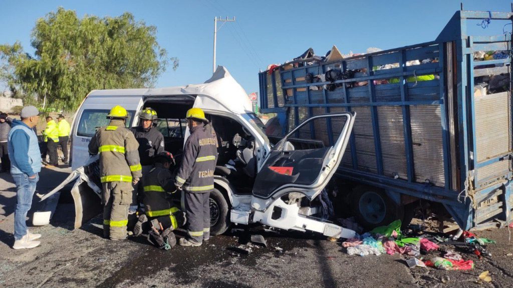 Choque entre transporte público y recolector de basura deja 5 muertos ...