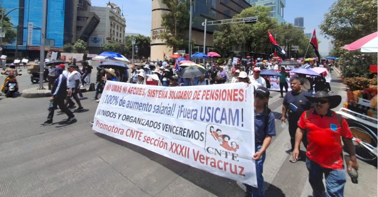 Profesores de la CNTE bloquean diferentes puntos de la Ciudad de México
