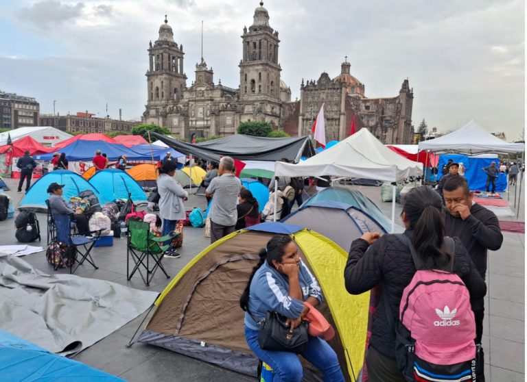 Lunes de caos CNTE bloquea INE, Hacienda, SEP, bancos