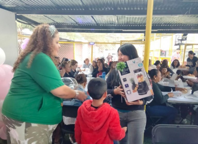 Festeja «Proyecto Social Naucalpan», el Día del Niño y de la Madre en Naucalpan