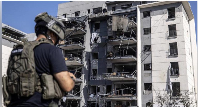 Irán lanza una nueva andanada de misiles contra Israel