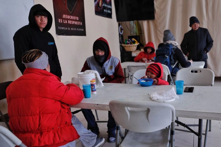 Caen 35% deportaciones de mexicanos desde Estados Unidos