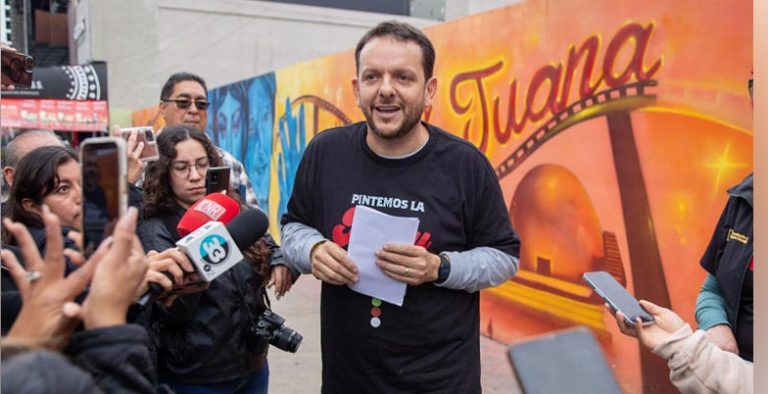 Carlos Torres esposo de gobernadora de Baja California, renuncia a su cargo