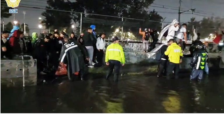 CdMx y Valle de México bajo el agua                                                                tras la tormenta, vialidades inundadas, caos vial