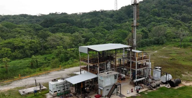 Ante vacío legal, casi cualquiera puede comprar mini refinerías