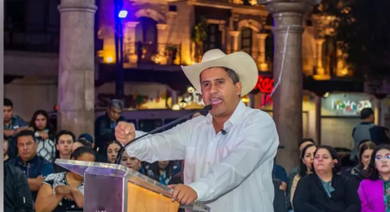 Hallan campo de adiestramiento del narco en Uruapan, Michoacán