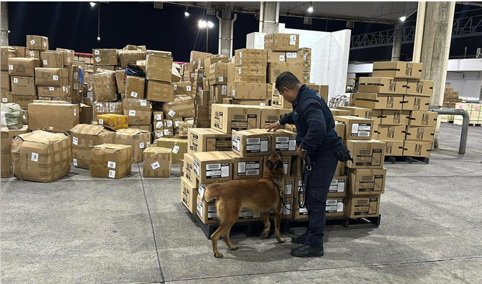 Embargo masivo de más de 10 millones de cajetillas de cigarros