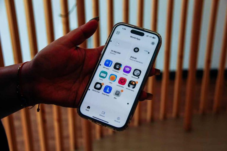 Más de 700 mil personas venden sus datos biométricos por criptomonedas