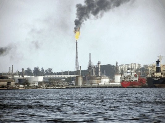 Apoyo a Cuba, vía combustibles y libros de texto, en la mira de EU