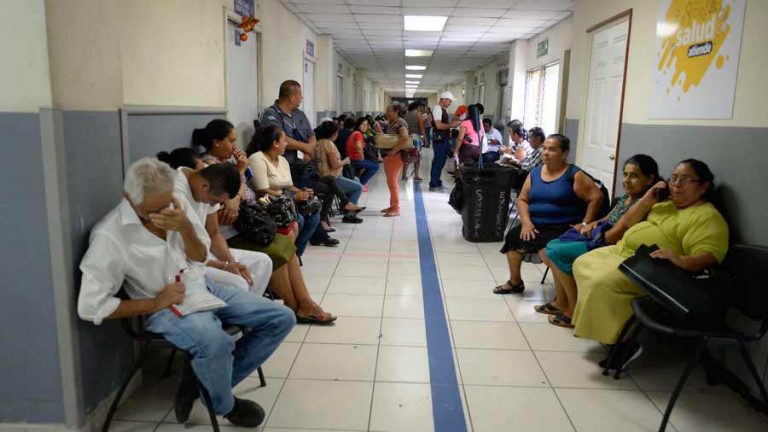 Reportan 77 millones de mexicanos enfermos sin atención pública en 2024