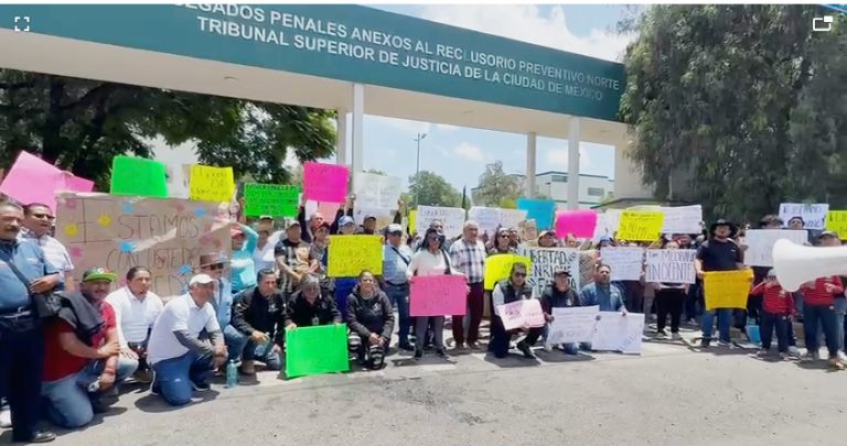 Protesta de integrantes del Gremio Gasero Nacional, al exterior del Reclusorio Norte