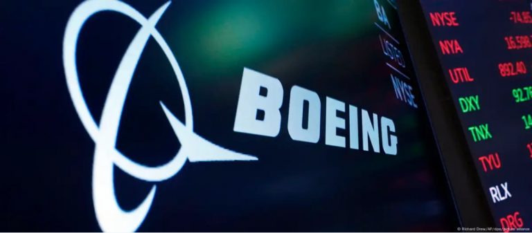 Unos 3.200 trabajadores de Boeing, se van a huelga en EE.UU.