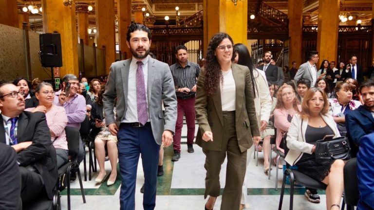 Marath Bolaños, titular del Trabajo, vacacionó en Australia