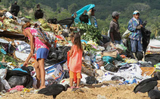 OMS pide un tratado «fuerte» contra la polución por plásticos