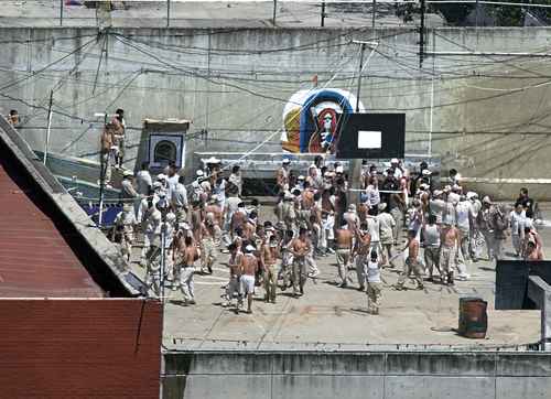 Más de 97 mil personas recluidas sin sentencia