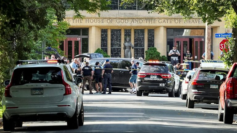 Tiroteo deja dos niños muertos y 17 heridos en escuela católica de Minneapolis