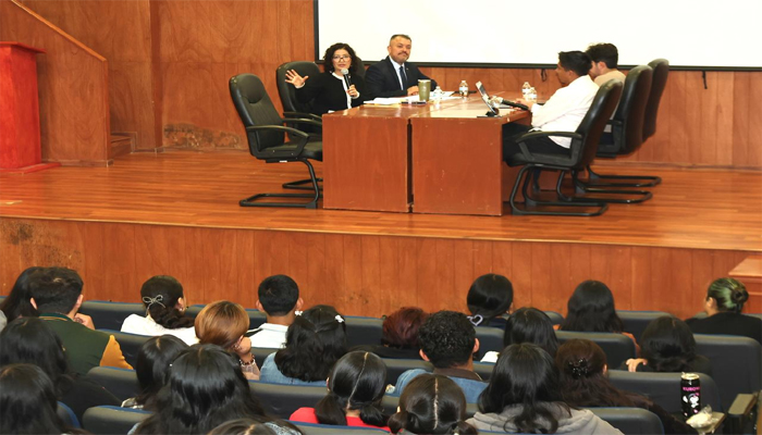 Rectora de UAEMéx responde a demandas de la Unidad Académica Profesional Huehuetoca