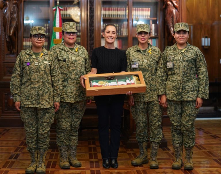 Defensa confecciono banda presidencial, para la primera mujer presidenta de México