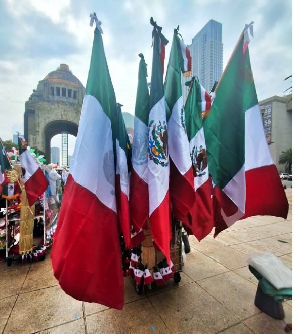 Inicia hoy venta artículos patrios, en la CdMx