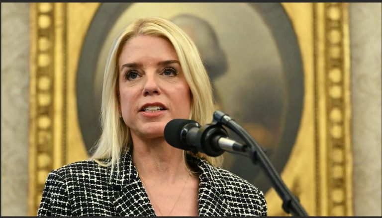 Bondi declara ‘nueva era de violencia política’ y despliega agentes a instalaciones ICE