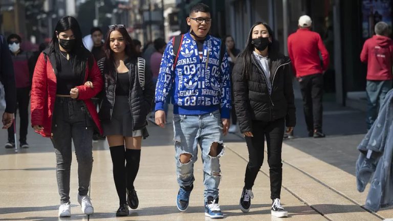 Mayor desempleo a mayor nivel de estudios en México: OCDE