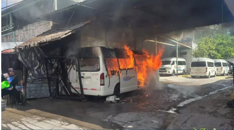 Ola de violencia contra transporte público detiene servicio, labores y clases, en Chilpancingo