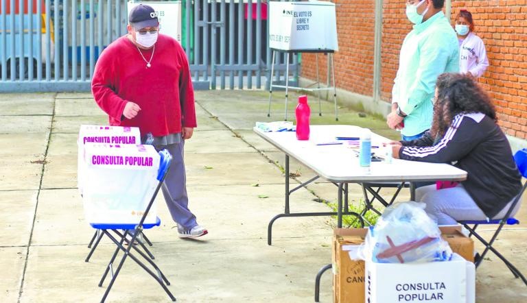 Dejan fuera recursos al INE para posible Consulta Popular