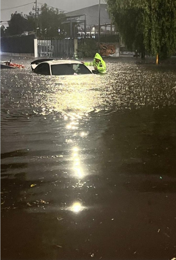 Lluvia histórica deja inundaciones, en varias colonias del valle de México 