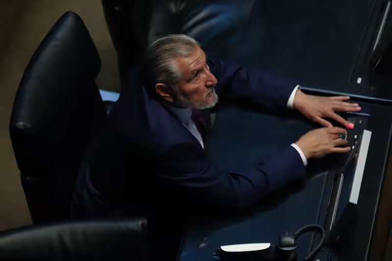 Piden juicio político contra Adán Augusto López