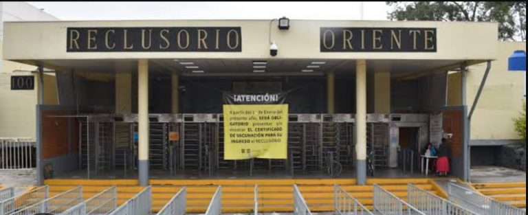 Se fuga interno del reclusorio Varonil Oriente; presentan ante el MP al director y custodios